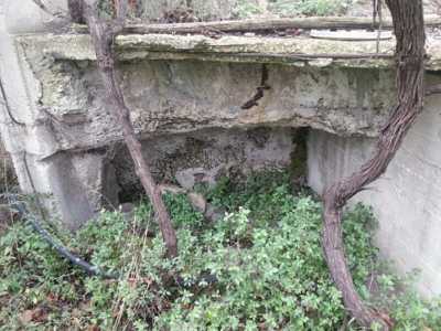 La terza grotta del complesso ipogeo: qui l'immagine � scolpita nella pietra